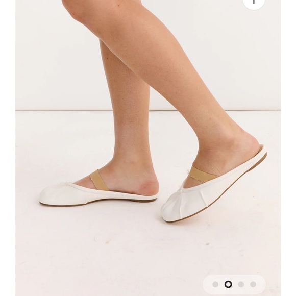 WoodchuckSato Women's White Fold Leather Tabi Mules With Beige Elastic Strap - Picture 2 of 12